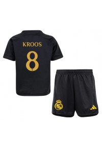 Real Madrid Toni Kroos #8 Jalkapallovaatteet Lasten Kolmas peliasu 2023-24 Lyhythihainen (+ Lyhyet housut)